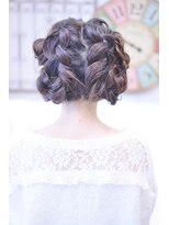 メイズ(MAZE)&nbsp;【メイズ・東中野】ふわふわ編み込みアレンジ