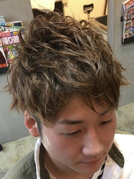 バーバー スタジオ ラフテル(Barber Studio RAFTEL) ナチュラルパーマ、外ハネ