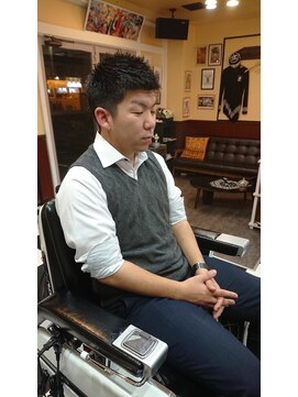 バーバーショップ ストライク(BARBER SHOP STRIKE) ベリーショート モヒカンスタイル