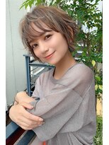 マリアバイアフロート(Maria by AFLOAT)&nbsp;【shige】耳掛けウエーブパーマフォギーベージュスリークボブ