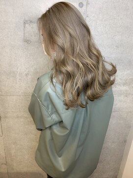 アヴァンス 光明池店(AVANCE.) 外国人風ダブルカラー☆ホワイトミルフィーユ