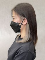 クオール(Quol)&nbsp;20代30代40代大人可愛いインナーカラー耳掛けミディアム