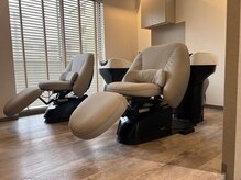 シャンプー台はフルフラットなので長時間寝ていても首への負担がありません♪ヘッドスパもおすすめ！！