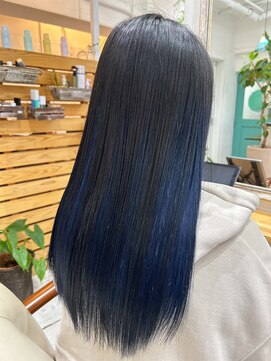 コンフィープラス(comfy plus) 20代30代40代ストレートインナーカラーブルーブラック美肌