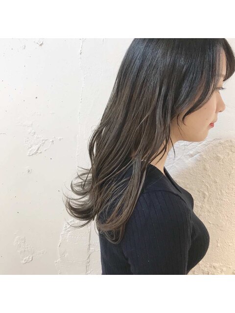 【レイヤーカット×ハイライトカラー】グレージュヘアカラー