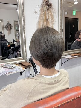 ヘアメイク アンフィ(amphi) 修正カット&修正カラー