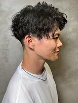 ディスイズバーバーサード(THIS IS BARBER 3rd)&nbsp;刈り上げ マッシュ メンズパーマ サイドパート 束感 黒髪