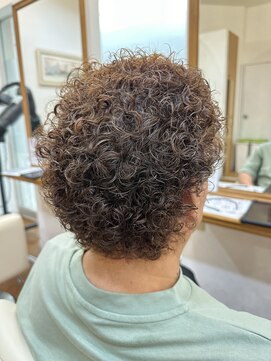 パステルアトリエドゥ(PASTEL ATELIER DEUX) 刈り上げなし×強めパーマ