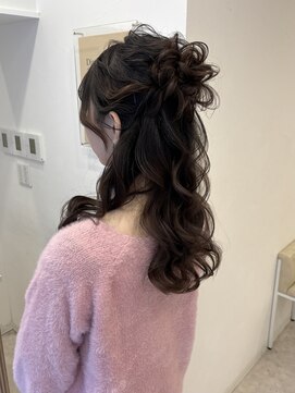 ハーフアップシニョン♪