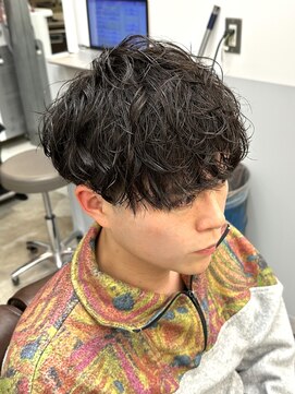 ノイセル(Noisyle) MEN’S HAIR/サーフカール/刈り上げセンターパート/北堀江M