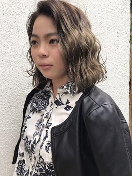 メロウ(MELLOW) ブリーチハイライト×カーキアッシュ＃モードクラシカルワンレン