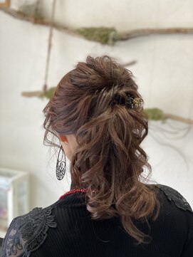 ヘアセットサロンエッジ(Edge) 大人ポニーテールアレンジ