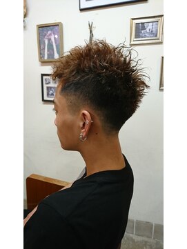 ケースプラスグリーン(CASE+GREEN) 刈上げ＋ツイストパーマ