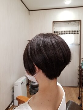 ラシュシュ(La chou chou) 襟足タイトな大人ショートボブ