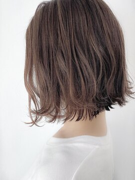 ネオリーブ クーロ(Neolive curro) 白髪ぼかしハイライト×ボブ デザインカラー