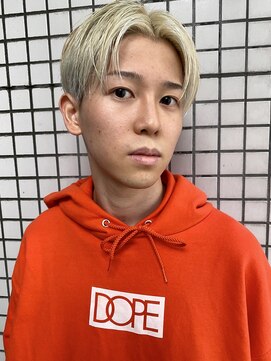 ディスイズバーバー(THIS IS BARBER) ブリーチ　ブロンド　金髪　ツーブロックマッシュ　【札幌】