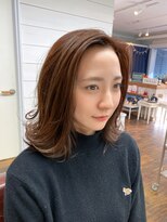 ピース トウキョウ(PEACE TOKYO)&nbsp;前髪長めの外ハネスタイル