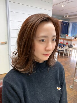 ピース トウキョウ(PEACE TOKYO) 前髪長めの外ハネスタイル