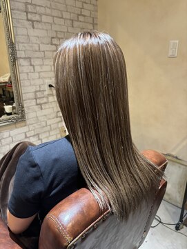 ヘアーアトリエルキナ(hair atelier LUCINA) ハイライトカラーミルクティーベージュレディースカット