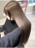 オリーブベージュ