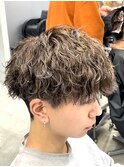 渋谷緩め波巻きスパイラルパーマメンズハイライトカラーfifth