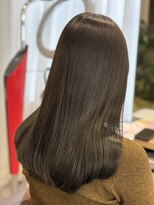 ウイ バイ ファースト 北四番丁店(u'i by first)&nbsp;まとまりのある質感で上品で落ち着いた印象なスタイル