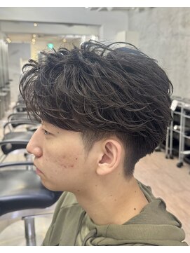 オーシャントーキョー ホワイト 原宿(OCEAN TOKYO WHITE) お客様スタイルフェザーセンターパートショートフェザーパーマ