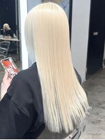 イル(iLe.)&nbsp;ブロンド/抜きっぱなしブリーチカラー/ウルフカット/レイヤー