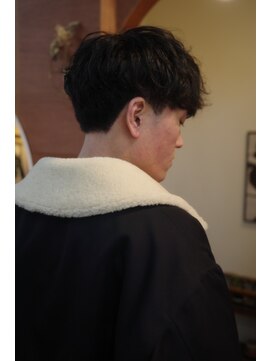 エディ(Edy) メンズパーマ波巻きスパイラルパーマケアパーマ刈り上げマッシュ