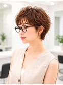 大人可愛いマッシュショート×メガネ映えパーマ