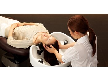センスオブヘアー(Sense of hair)の写真/takara製フルフラットシャンプーで寛ぎ、クレイパック＆ホホバオイルで潤いを与える至福のヘッドスパ♪
