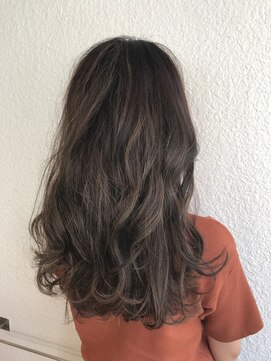 クルール バイ マーブル(COULEUR by Marble) 外国人風 アッシュベージュ ハイライト