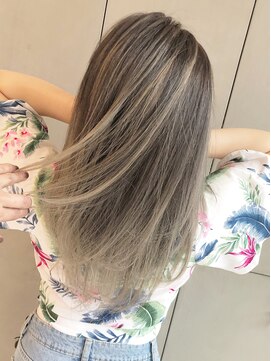 ディーナ(D'na) 『D'na』上質グレージュバレイヤージュ ロング 清水