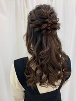 アリー(ALLIE´)&nbsp;〇愛されハーフアップ【BEAUTY SALON ALLIE´】