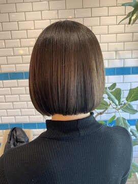 シー バイ ロンド 新宿(Sea by Lond) つやさら前下がりボブ