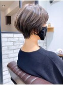 絶壁解消×カーキグレージュ×40代×前髪あり大人ショートボブ永