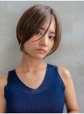 ヌーディカラー/前下がりボブ/小顔ヘア/大人ボブ