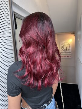 テテ(TETE) グラデーションレッド　心斎橋×長堀橋