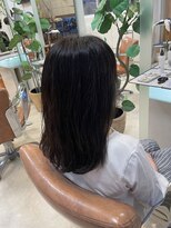 フォルテ 榛原パームス店 赤み消しカラー×毛先整えカット×オリーブカラー