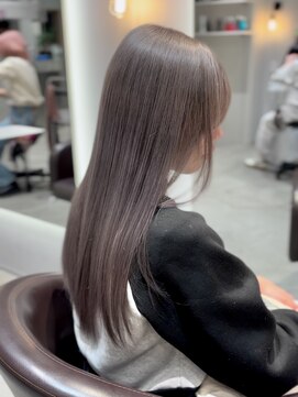 ケリーアン 太田(kelly.un) シアーグレージュ / ブリーチカラー / うる艶ハイトーン / 群馬