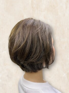 ヘアーサロン ティアレ(hair salon Tiare) 小顔レイヤーカットくびれショートボブシルキーベージュ30代40代