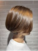 オリーブベージュ×自然な丸みのショート【銀座/白髪ぼかし】