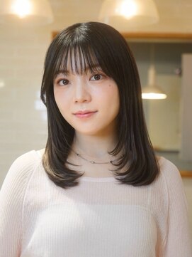 ガーランド (Garland) 大人かわいい レイヤーカット オリーブベージュ 透明感カラー