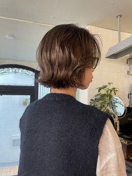 アンプラグド(unplugged) ブリーチなしダブルカラー赤み消しアッシュベージュ透明感カラー