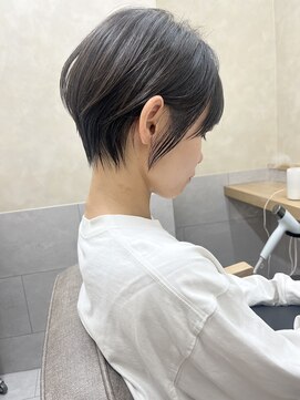 垢抜けくびれショート♪