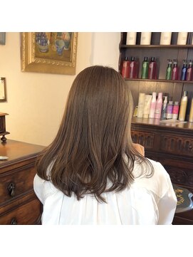 ひばり美容室 プラチナアッシュベージュ