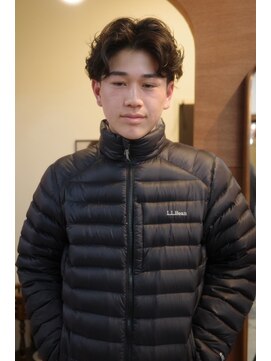 エディ(Edy) センターパートカルマヘアニュアンスパーマ韓国ヘア眉毛カット