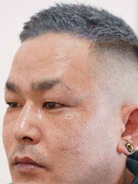 メリケンバーバーショップ コウベ(MERICAN BARBERSHOP KOBE) メンズバーバースタイルシルバーa