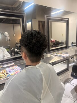 アイズ 海老名(AIZU) 宮城風パーマ　ラルフカール　アップバングスタイル　波巻き