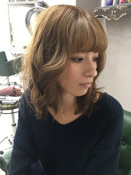 ティアモ(Tiamo) 切りっぱなしセミディ